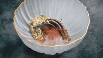 主厨山中贤二用日本风格诠释法国美食。